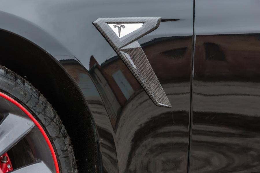  Tesla Model S Elizabeta by Larte Design 2016 года  (фото 16 из 22)